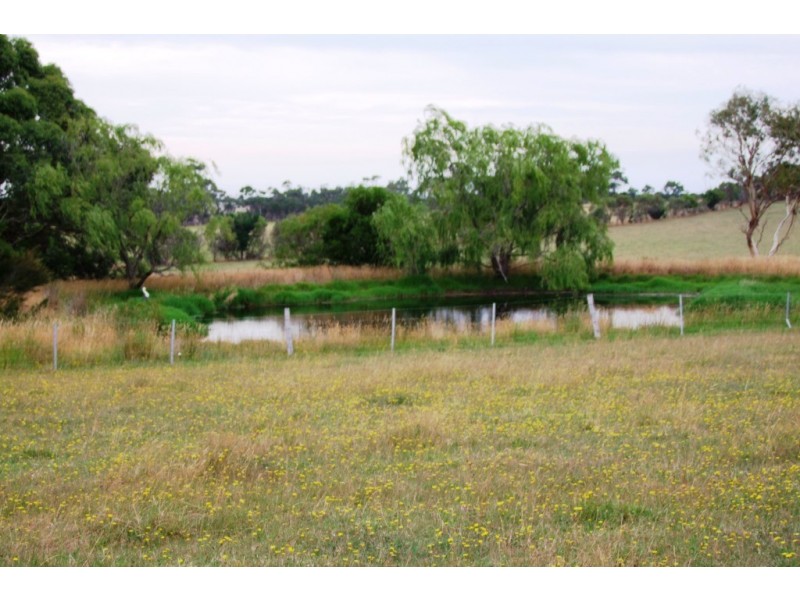 149 Stuchberry Rd, Inverloch VIC 3996