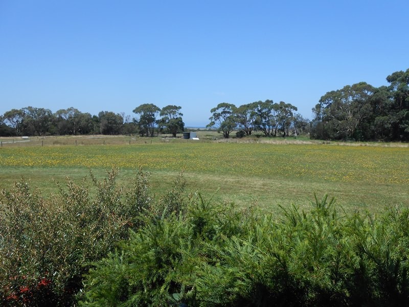 2 McLeod Rd, Waratah Bay VIC 3959