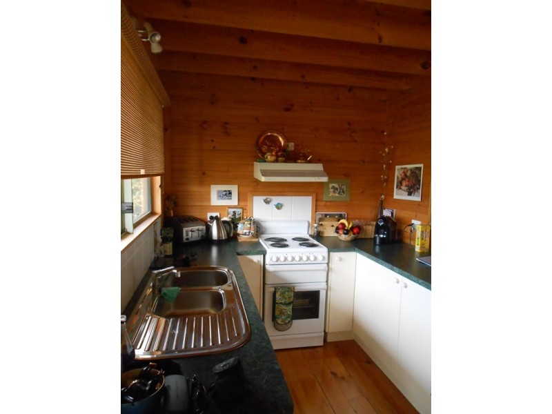 2 McLeod Rd, Waratah Bay VIC 3959