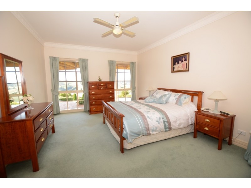 995 CANAVANS Rd, Mount Eccles VIC 3953