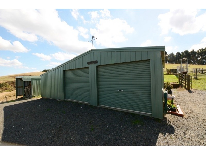 995 CANAVANS Rd, Mount Eccles VIC 3953