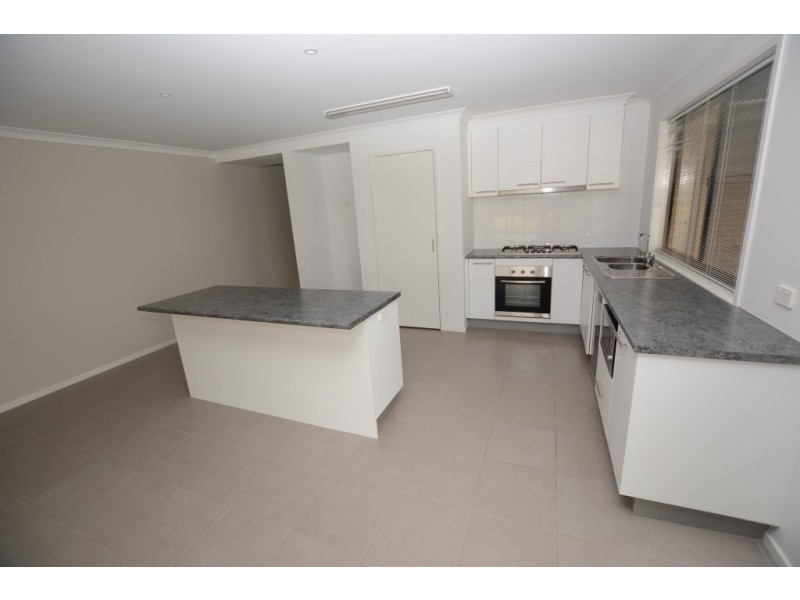 28 Parkside Close, Leongatha VIC 3953