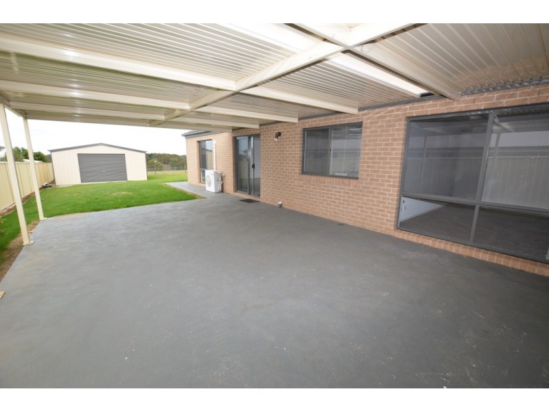 28 Parkside Close, Leongatha VIC 3953
