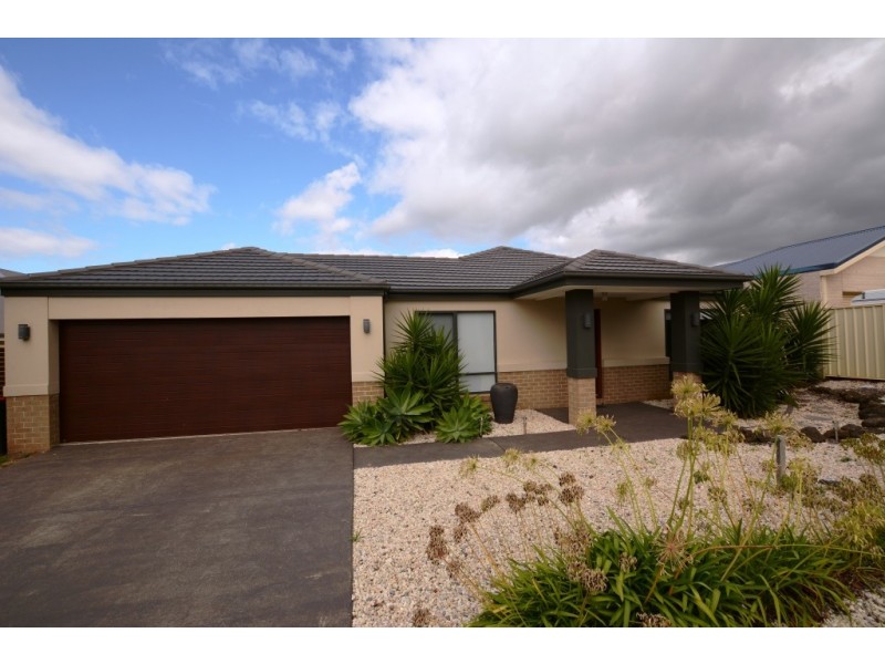 28 Parkside Close, Leongatha VIC 3953