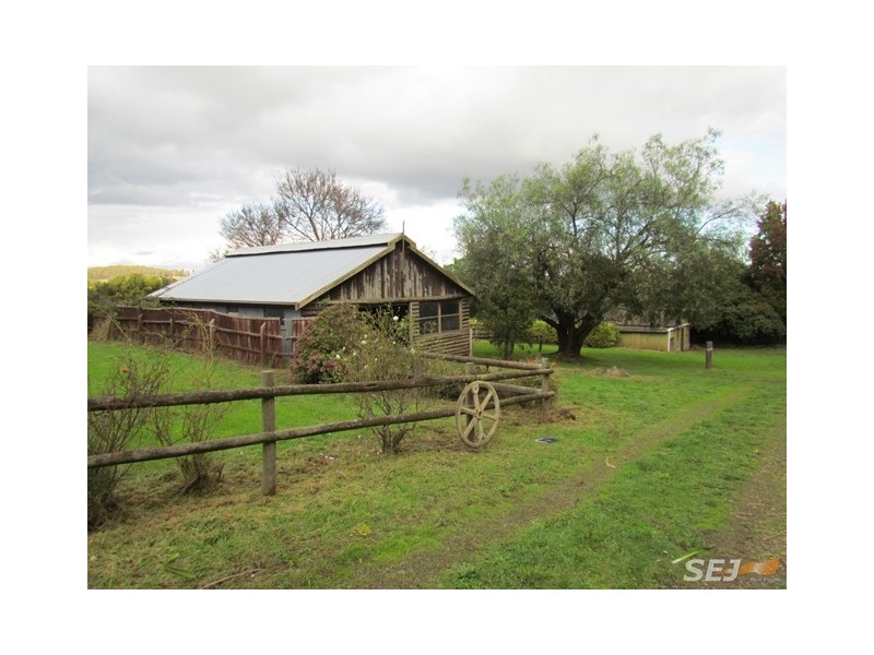 21 Irwin Road, Neerim East VIC 3831