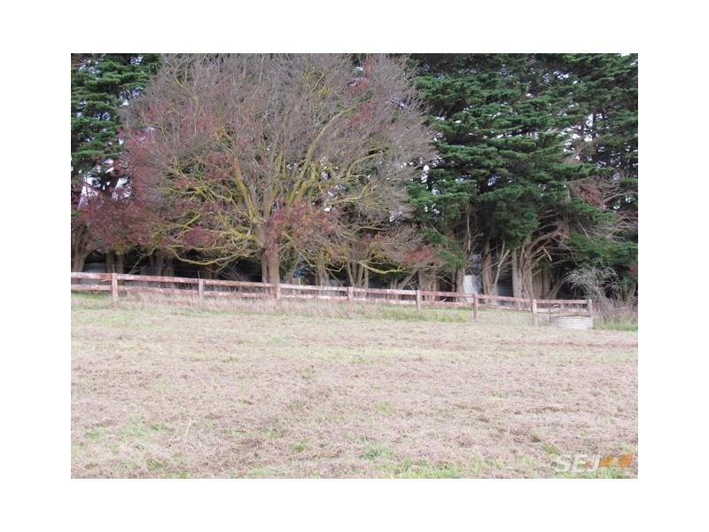 21 Irwin Road, Neerim East VIC 3831