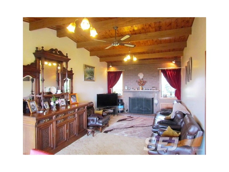 247 Lawrences RD, Trafalgar South VIC 3824