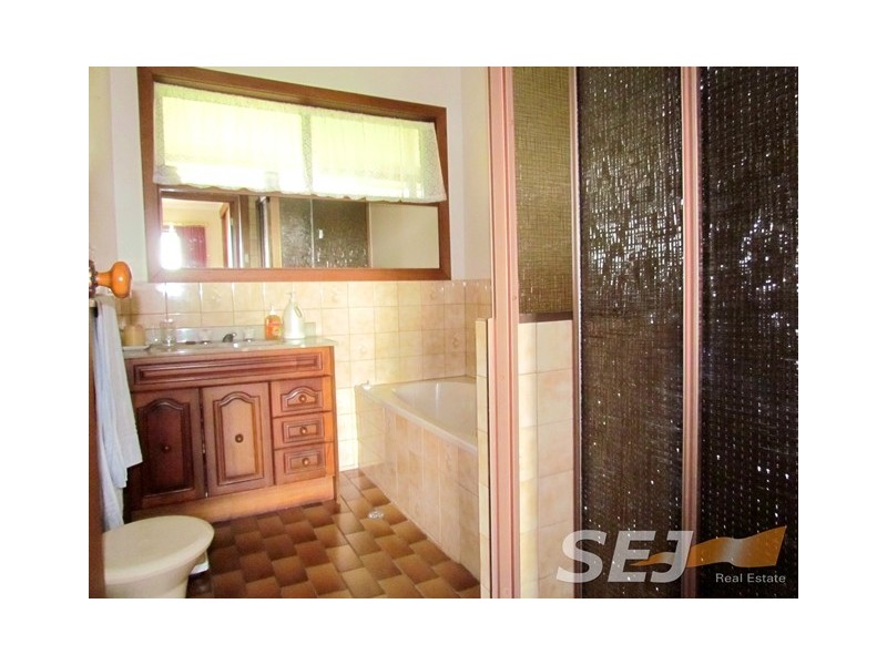 247 Lawrences RD, Trafalgar South VIC 3824