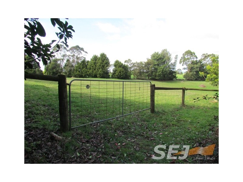 247 Lawrences RD, Trafalgar South VIC 3824