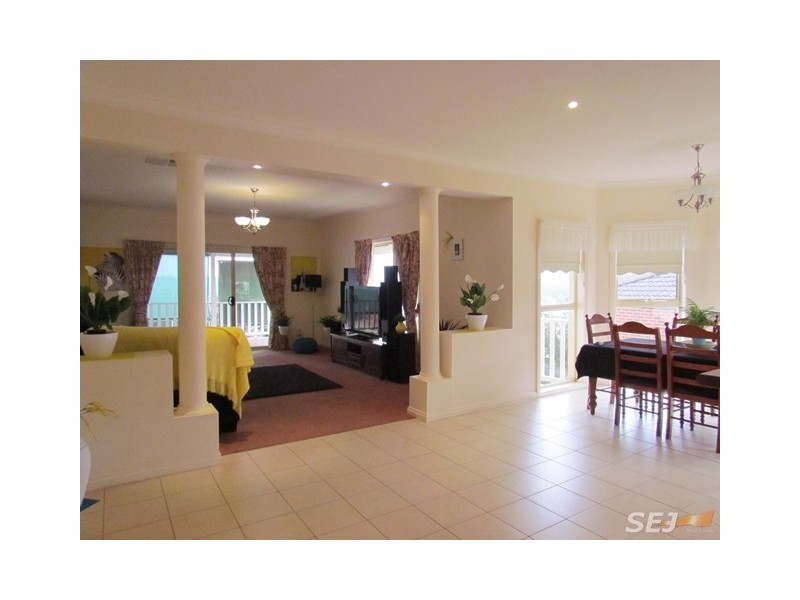 16 Janine Court, Drouin VIC 3818