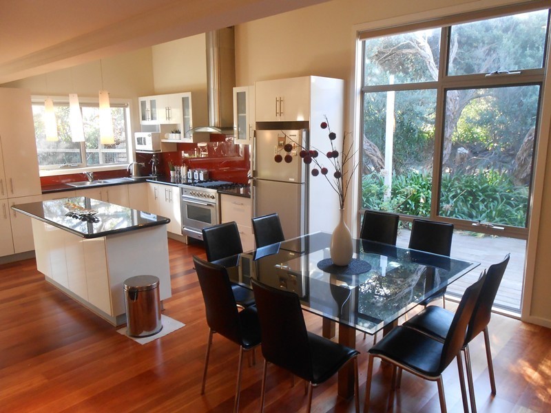 8 ANDERSON AVENUE, Sandy Point VIC 3959