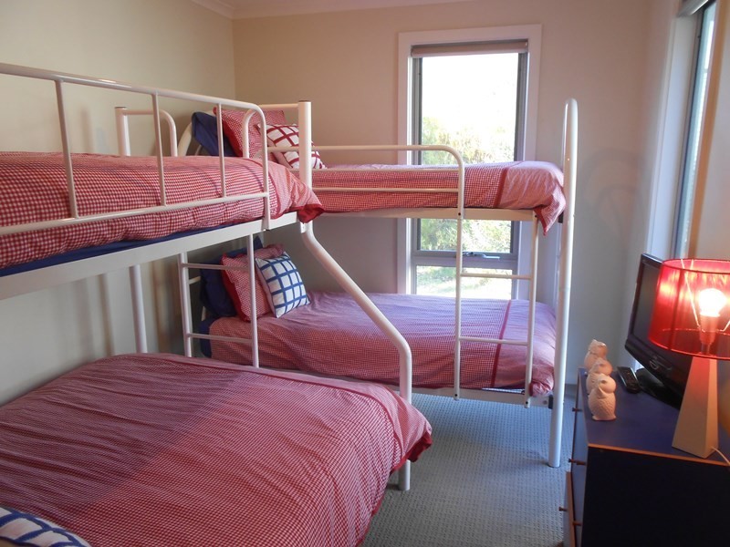 8 ANDERSON AVENUE, Sandy Point VIC 3959