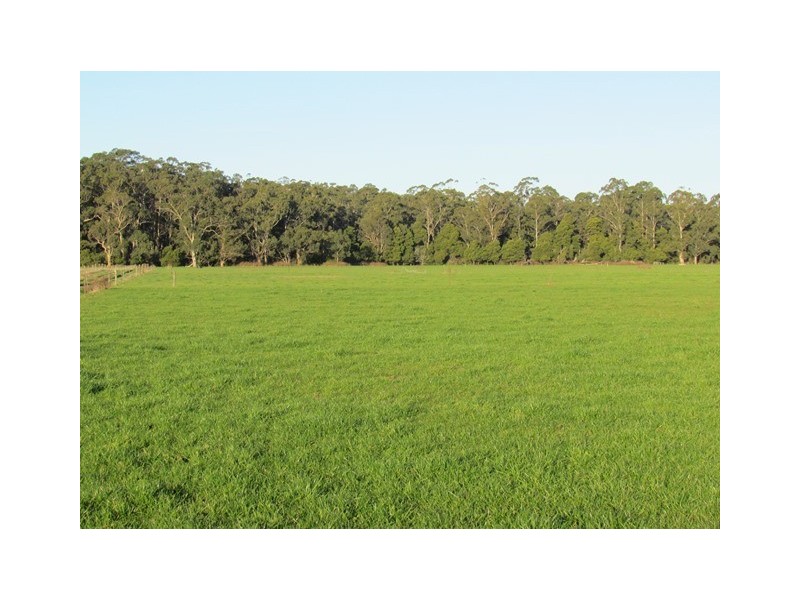 1 Araluen, Yarragon VIC 3823
