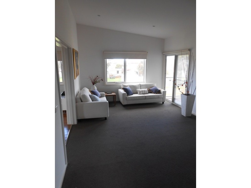 32 Spring St, Port Albert VIC 3971