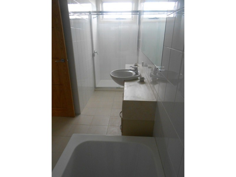 32 Spring St, Port Albert VIC 3971