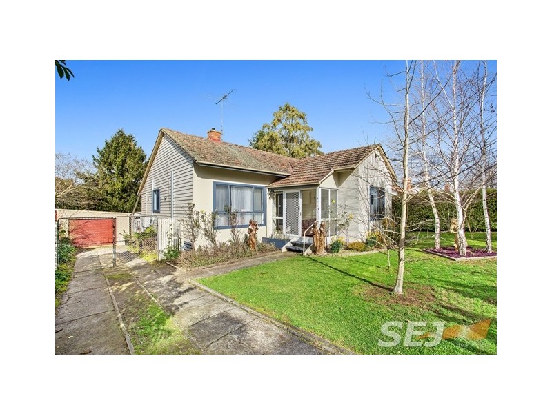 12 Centre Avenue, Warragul VIC 3820