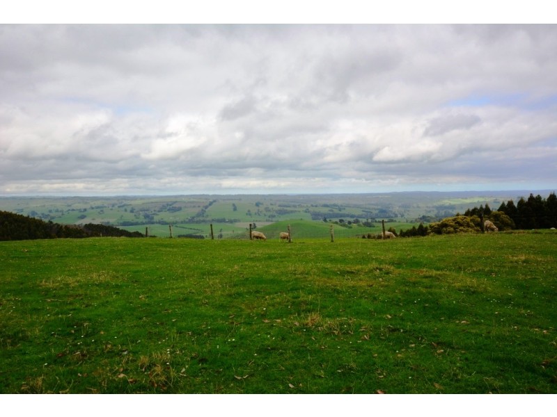 490 Forresters Rd, Hallston VIC 3953