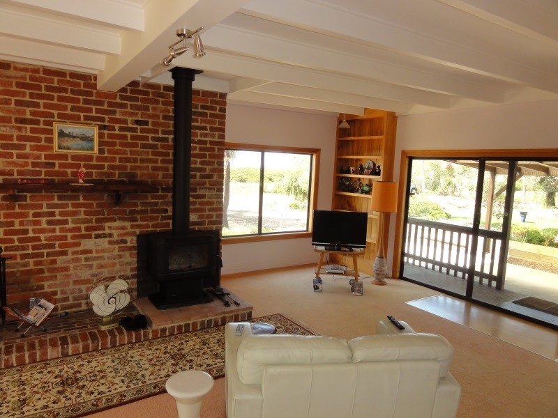 32 Robertson St, Port Welshpool VIC 3965