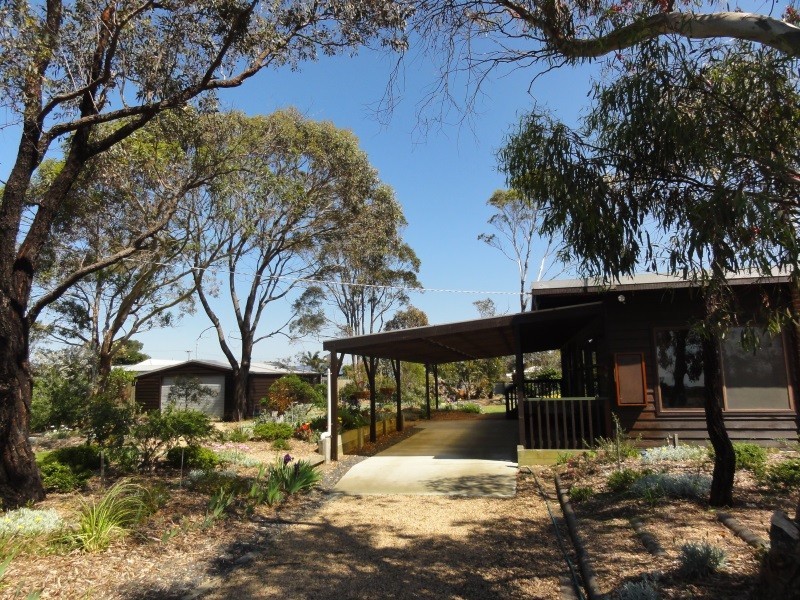 32 Robertson St, Port Welshpool VIC 3965