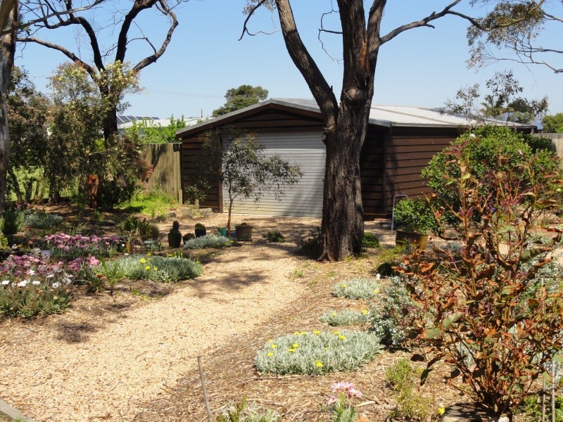 32 Robertson St, Port Welshpool VIC 3965