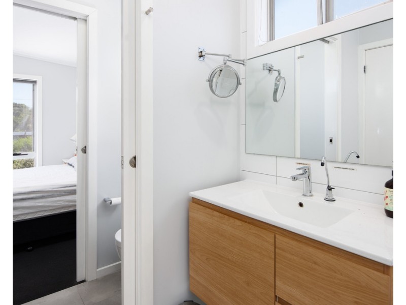 18 Sunshine Rise, Sandy Point VIC 3959