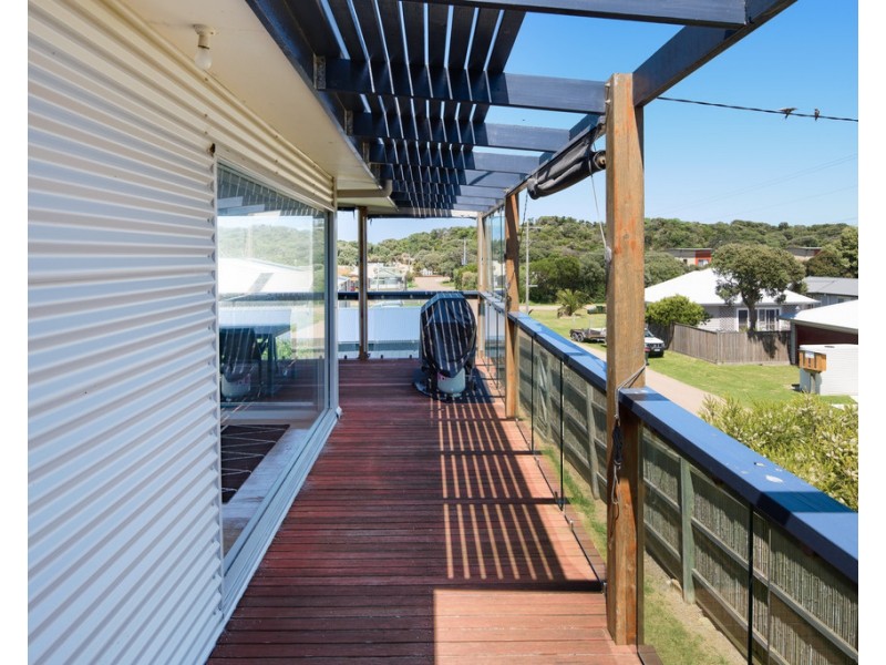 18 Sunshine Rise, Sandy Point VIC 3959