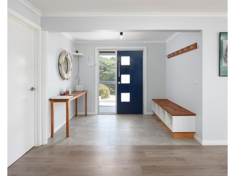 18 Sunshine Rise, Sandy Point VIC 3959