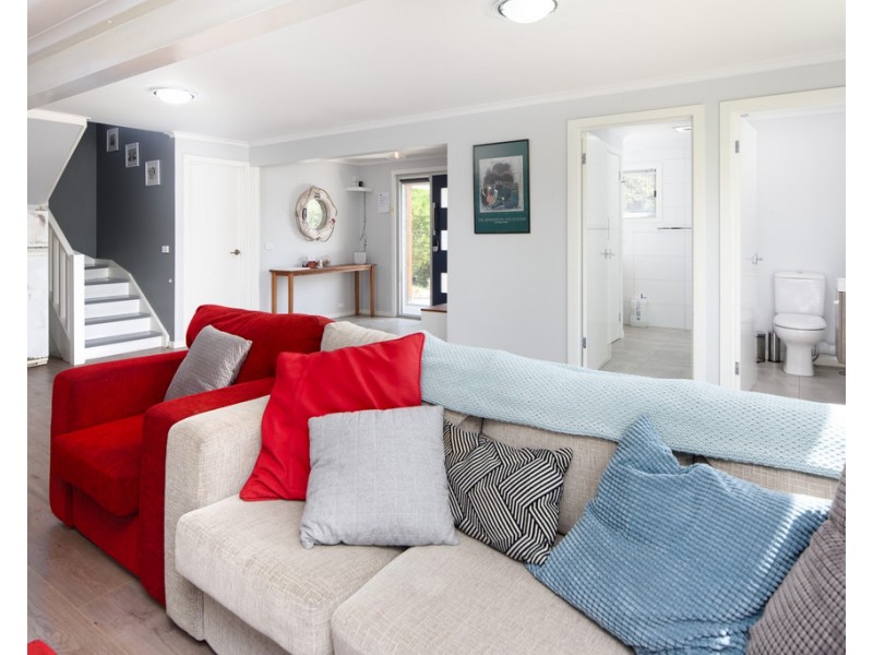 18 Sunshine Rise, Sandy Point VIC 3959