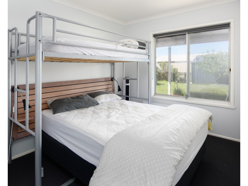 18 Sunshine Rise, Sandy Point VIC 3959