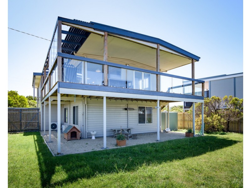 18 Sunshine Rise, Sandy Point VIC 3959