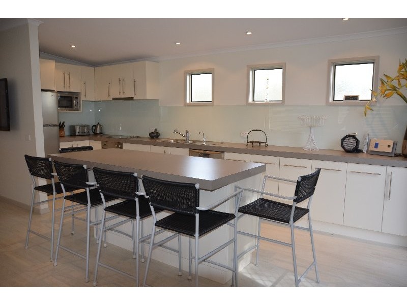 14 Wattle Court, Sandy Point VIC 3959