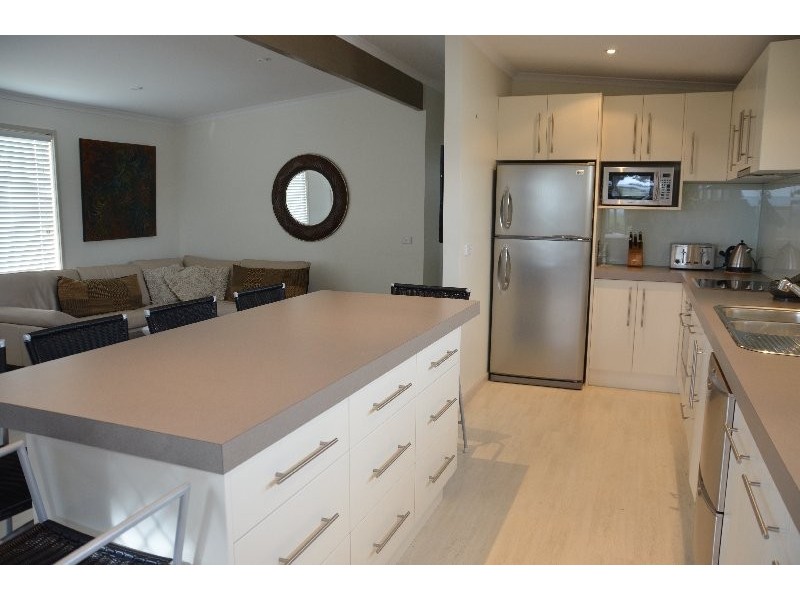 14 Wattle Court, Sandy Point VIC 3959