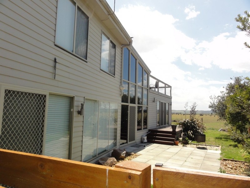 14 Wattle Court, Sandy Point VIC 3959