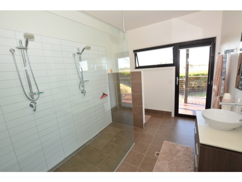 1 Cooper Lane, Inverloch VIC 3996