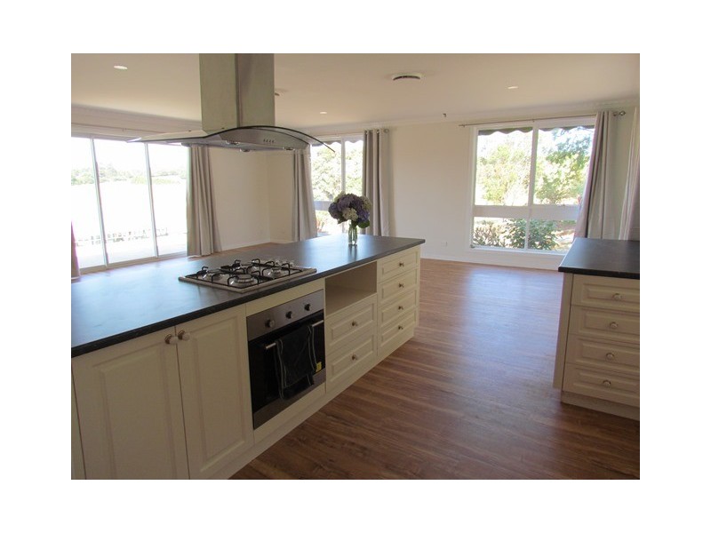 95 Lardner Road, Drouin VIC 3818