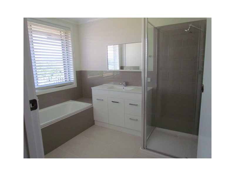 95 Lardner Road, Drouin VIC 3818