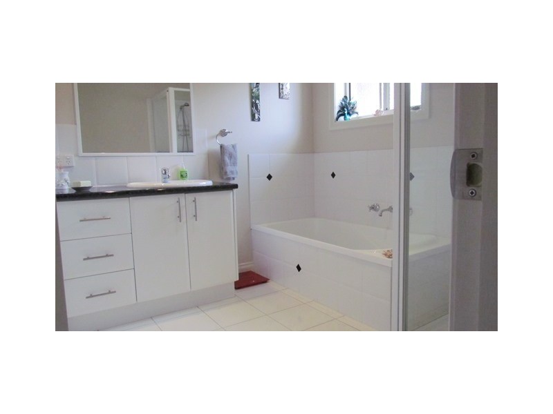 1/8 Ashby Street, Trafalgar VIC 3824