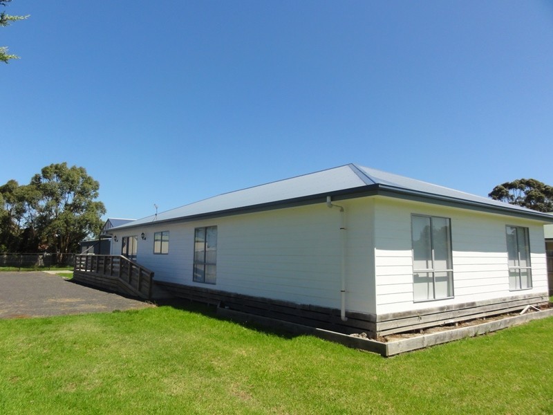 45 Railway Ave, Welshpool VIC 3966