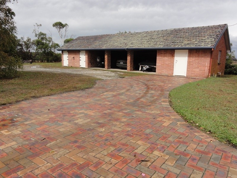 225 Bartons Road, Buffalo VIC 3958