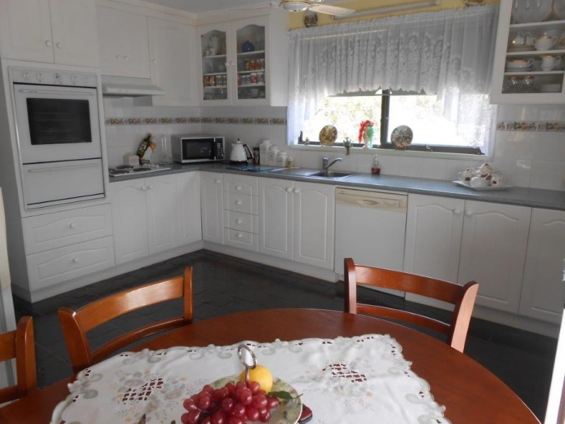 10 Banksia Avenue, Sandy Point VIC 3959