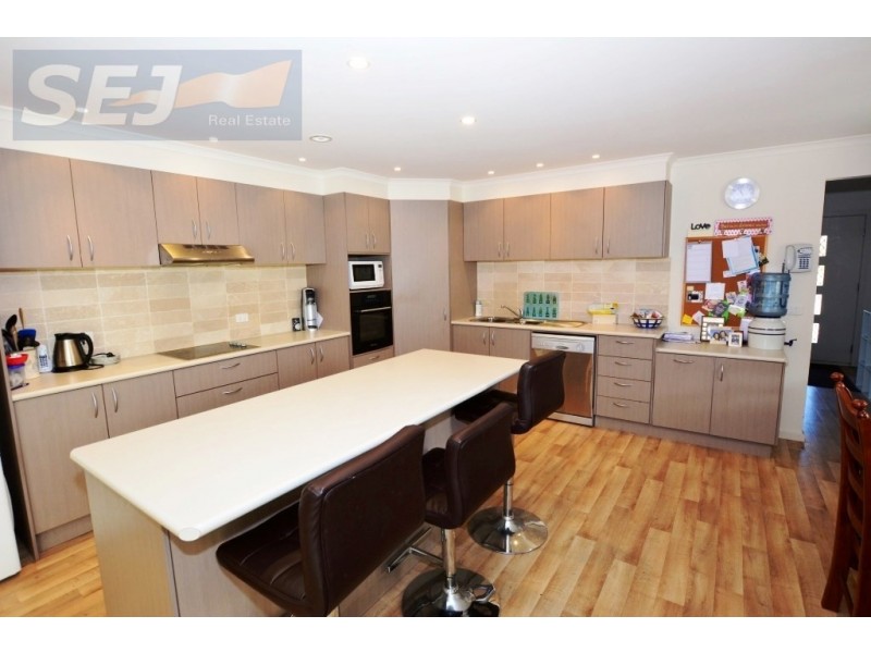 17 Carr Ave, Leongatha VIC 3953
