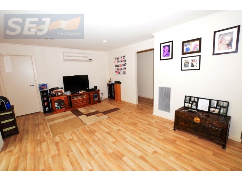 17 Carr Ave, Leongatha VIC 3953