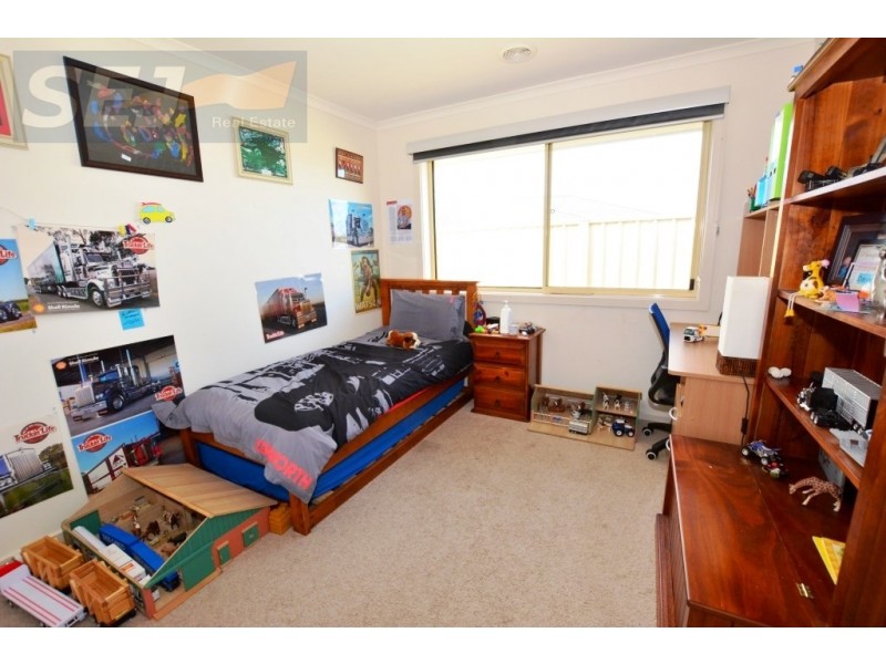 17 Carr Ave, Leongatha VIC 3953
