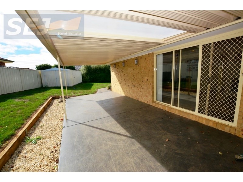 17 Carr Ave, Leongatha VIC 3953