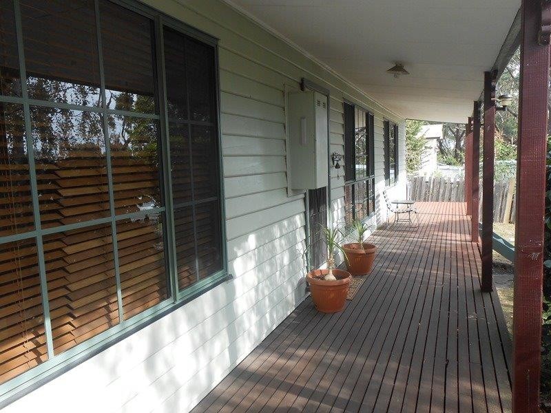 12 Main Street, Buffalo VIC 3958