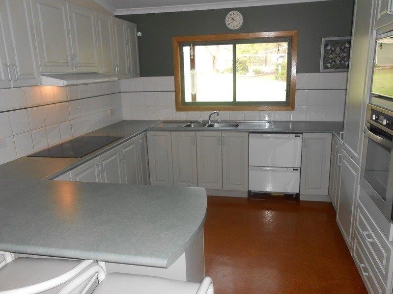 12 Main Street, Buffalo VIC 3958