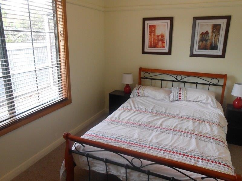 12 Main Street, Buffalo VIC 3958
