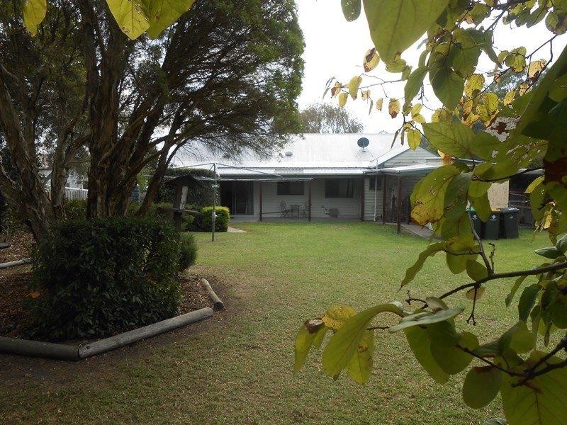 12 Main Street, Buffalo VIC 3958