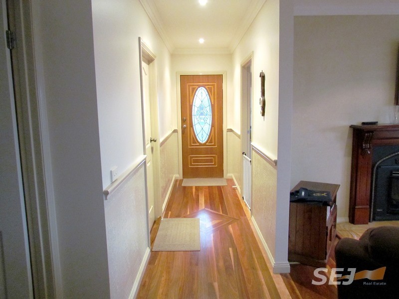 6 Grange Crescent, Warragul VIC 3820