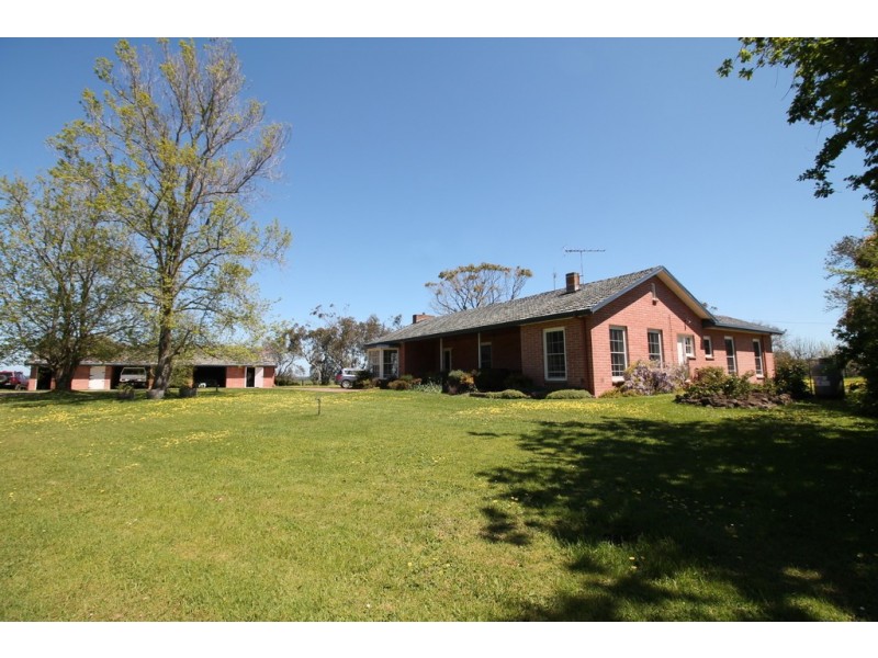 225 Bartons Road, Buffalo VIC 3958